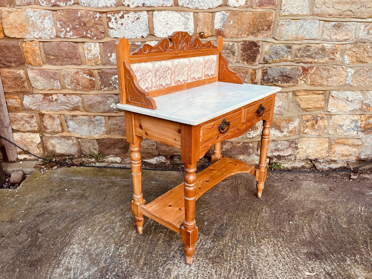 Victorian Pine Washstand with Marble Top & Floral Tile Back – Antique Vanity / Console Table (c.1900)