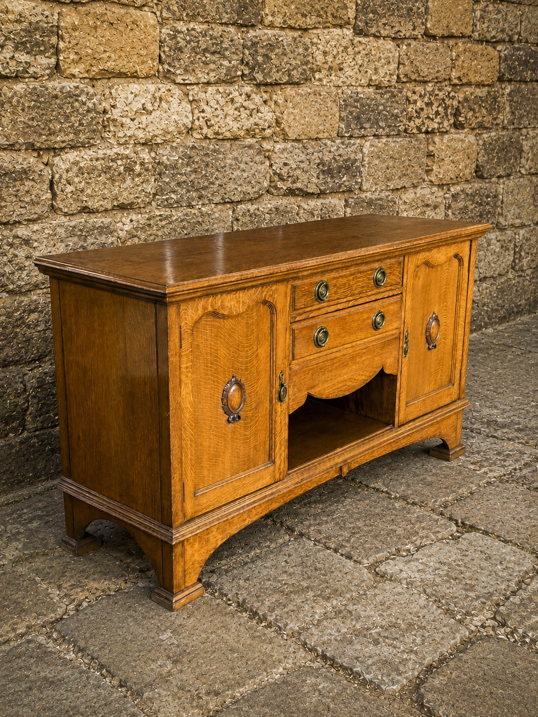Edwardian Arts & Crafts Oak Sideboard c.1910