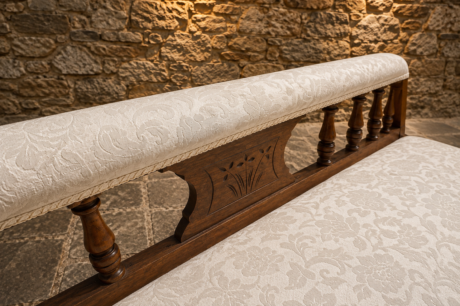 Antique Victorian Walnut Chaise Longue c.1860–1880 | Upholstered Walnut Daybed