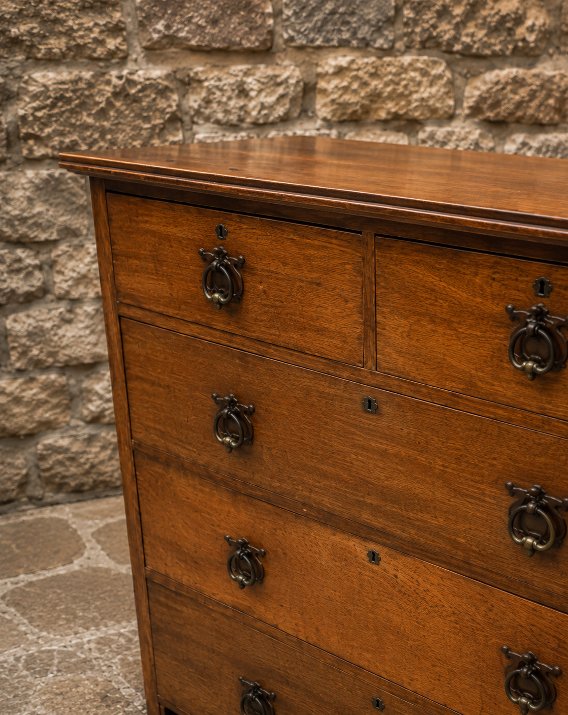 Antique Arts & Crafts Oak Chest of Drawers – c.1890–1910
