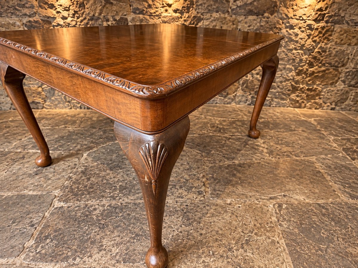 Antique Burr Walnut Queen Anne Revival Extending Dining Table – c.1930