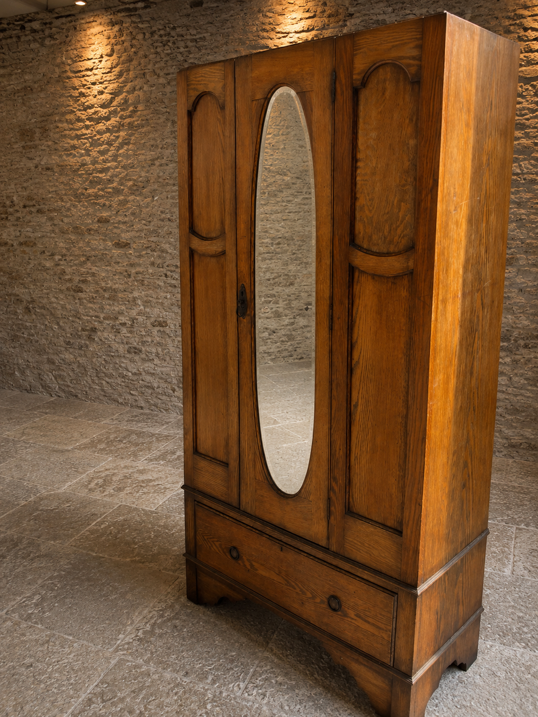 Antique Edwardian Oak Mirrored Wardrobe – c.1900–1915