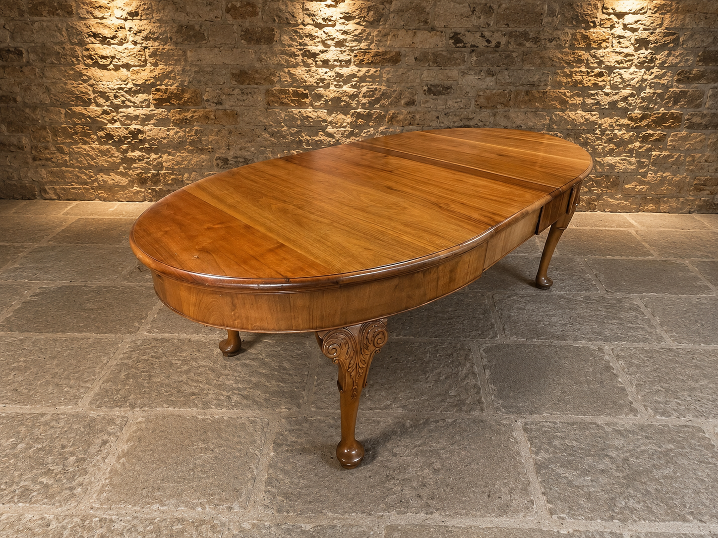 Large Georgian Style Yew Extending Dining Table | Oval Dining Table | Seats 6–8
