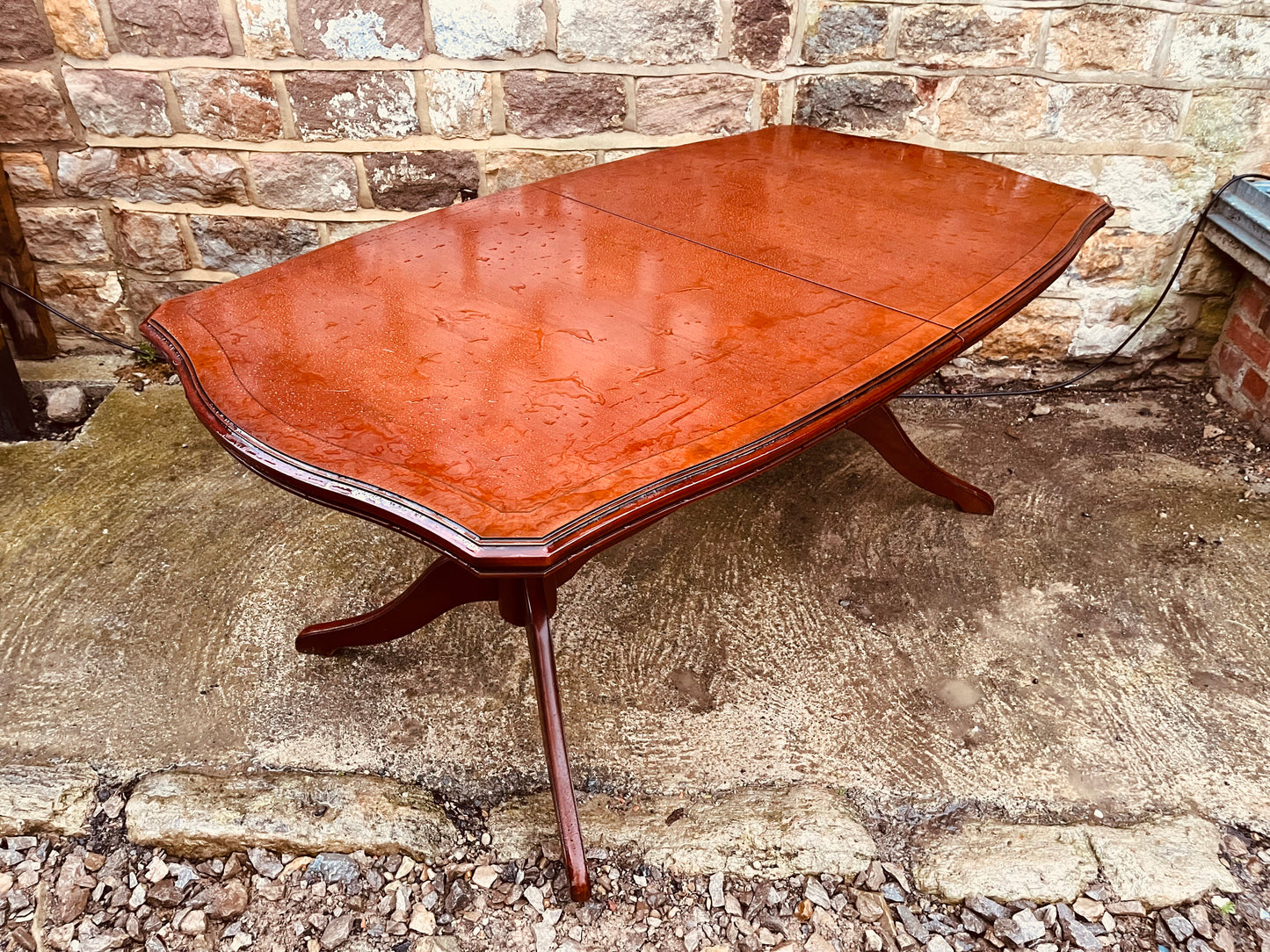 Vintage Mahogany Extending Dining Table – Twin Pedestal – Seats 6–8 – Classic Curved Edge