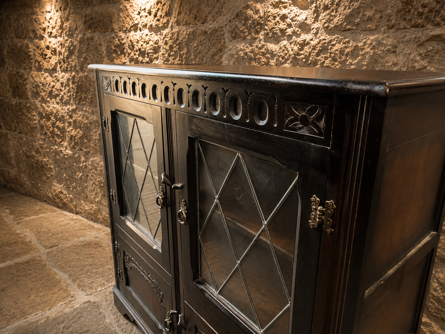 Vintage Jacobean Revival Oak Leaded Glass Sideboard | English Court Cupboard | Antique Display Cabinet | Drinks Cabinet