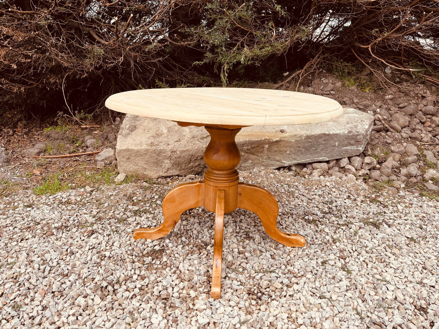 Solid Wood Drop Leaf Dining Table – Round Pedestal Farmhouse Kitchen Table