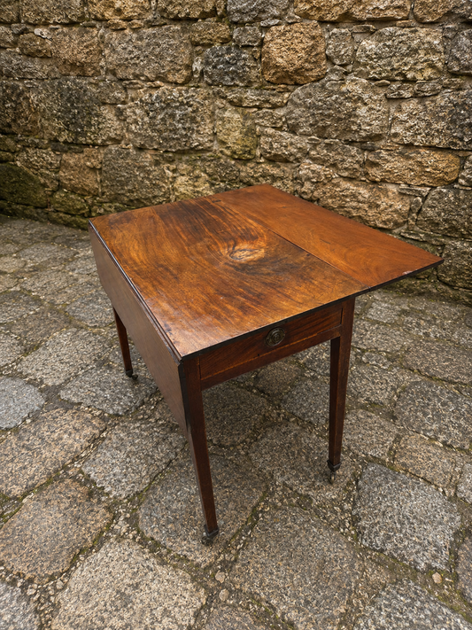 Early 19th Century Regency Mahogany Pembroke Table