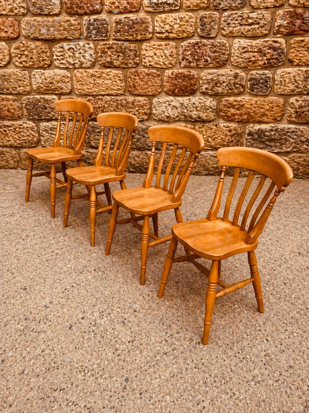 Set of 4 Windsor Farmhouse Dining Chairs in Elm & Beech
