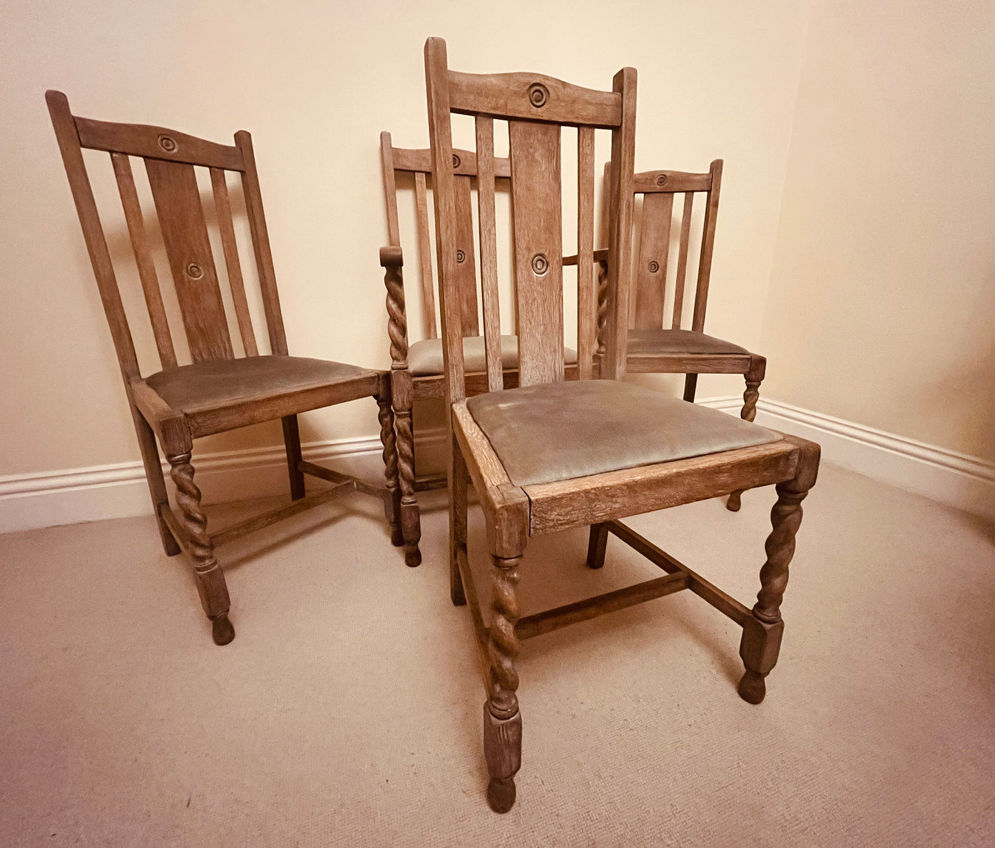 Set of 4 Vintage Oak Dining Chairs – Barley Twist Legs, Carved Backs and Padded Seats (c.1930–1945)