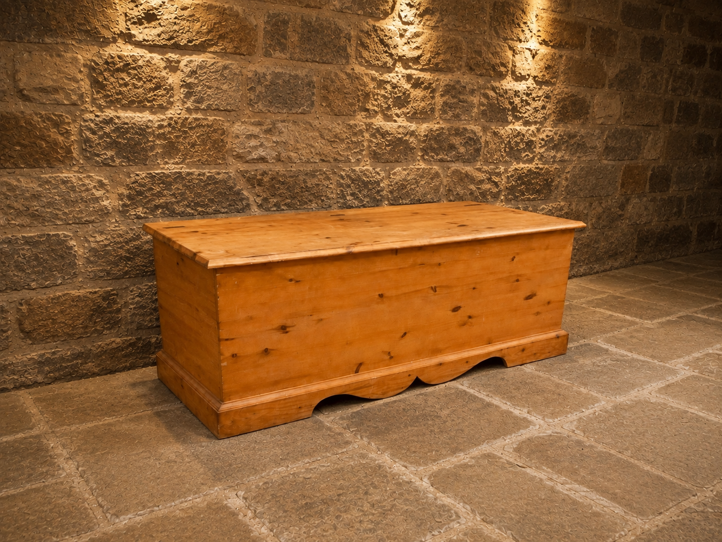 Large Vintage Pine Blanket Box – Country House Storage Chest & Coffee Table