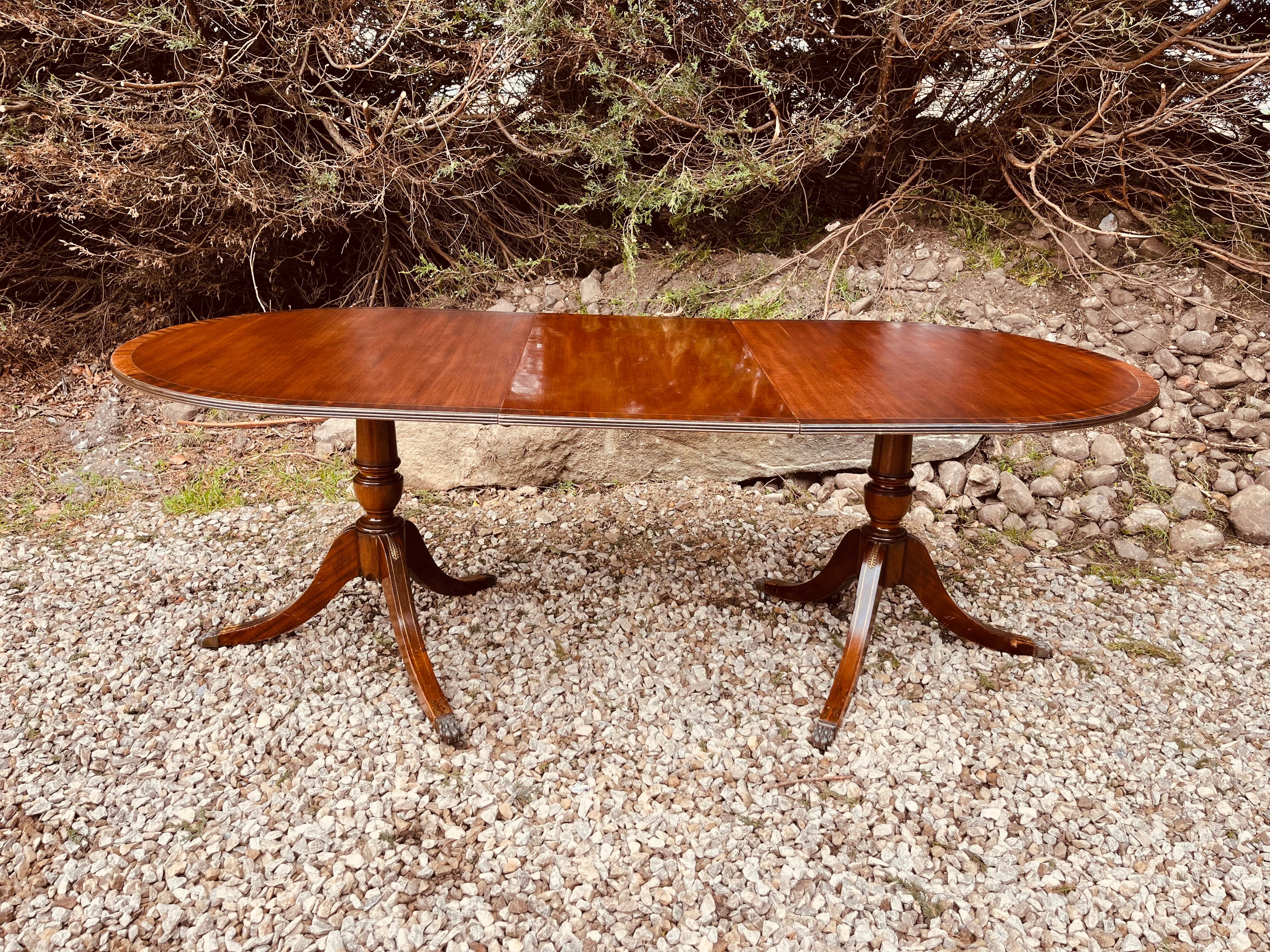 Antique Edwardian Mahogany Twin Pedestal Dining Table – Oval Crossbanded Top – Seats 6–8