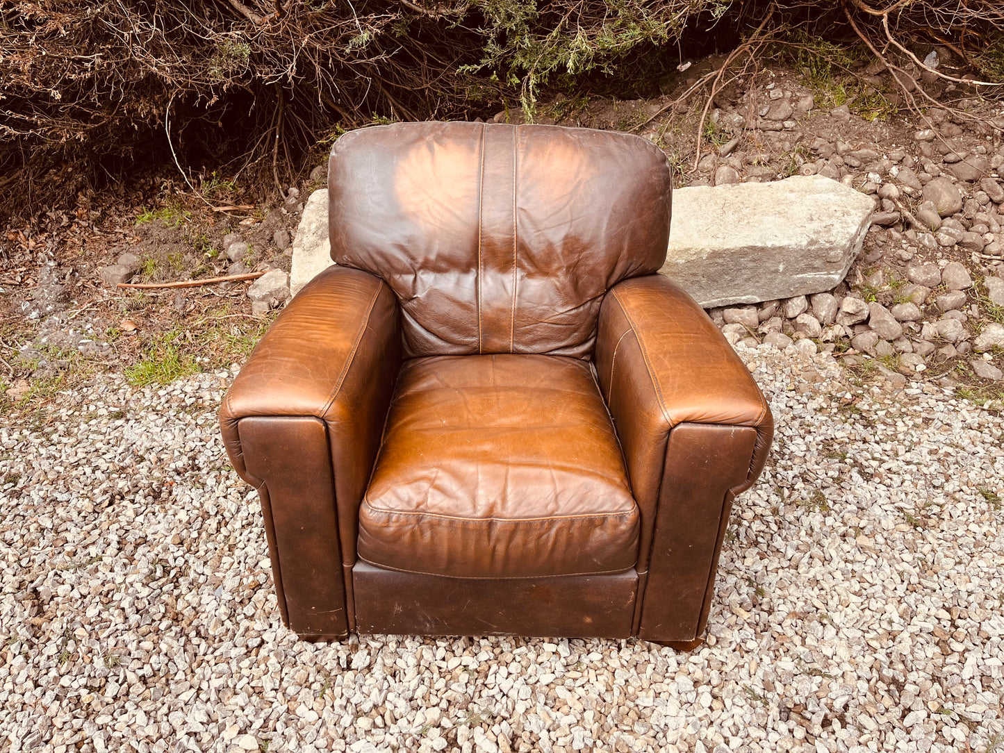Vintage Brown Leather Club Armchair – Classic Deep Seat Leather Lounge Chair