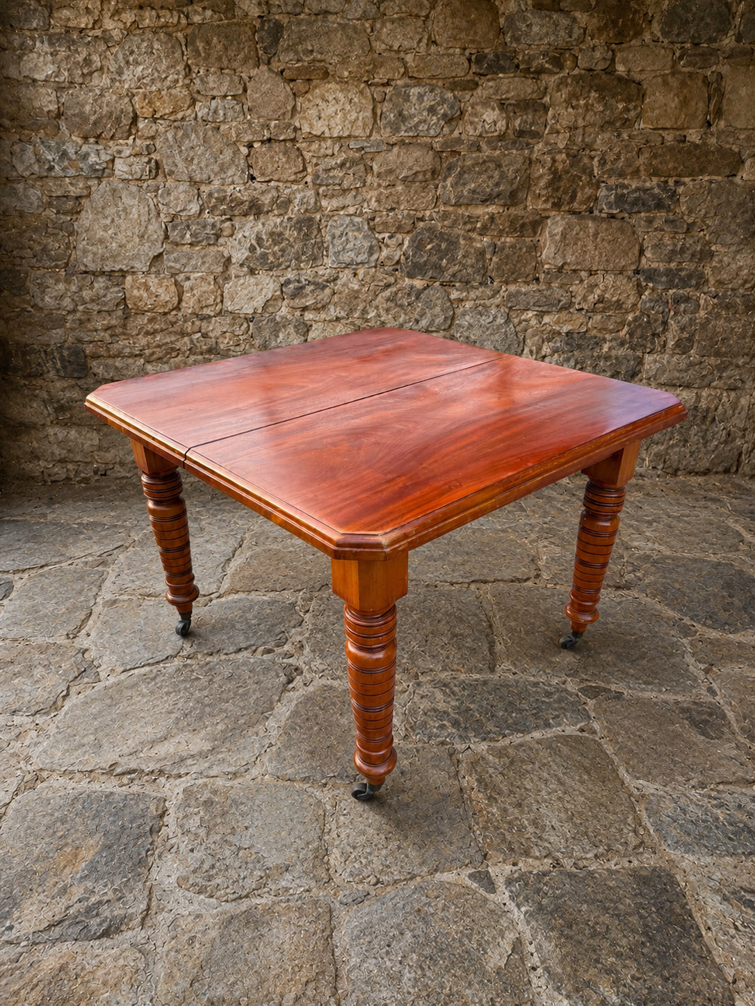 Victorian Mahogany Extending Dining Table c.1850