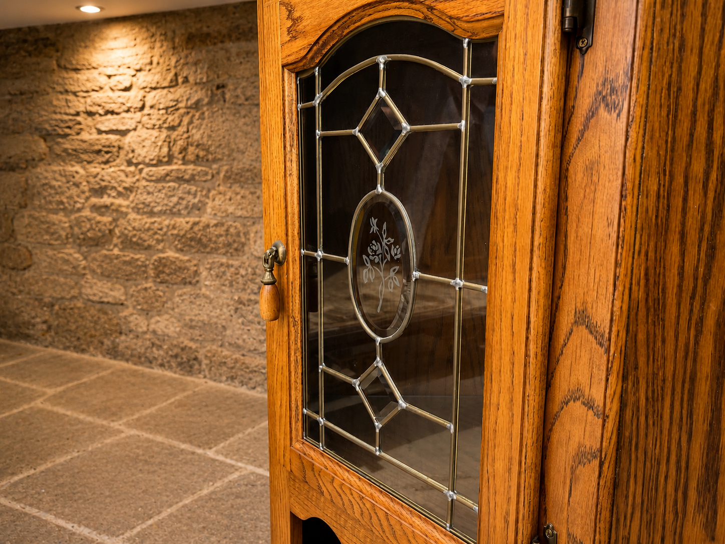 Vintage Oak Corner Display Cabinet – Leaded Glass Country House Storage Cupboard