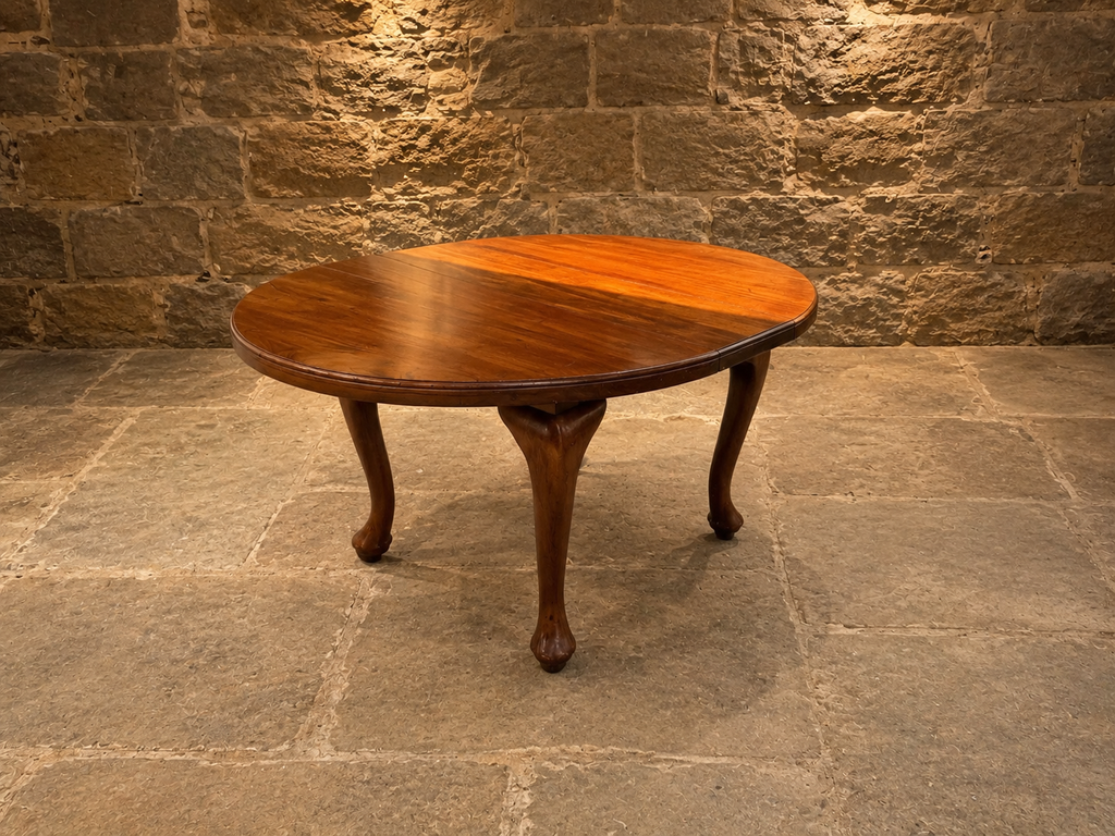 Antique Walnut Extending Dining Table – Circa 1920 Queen Anne Style Oval Table