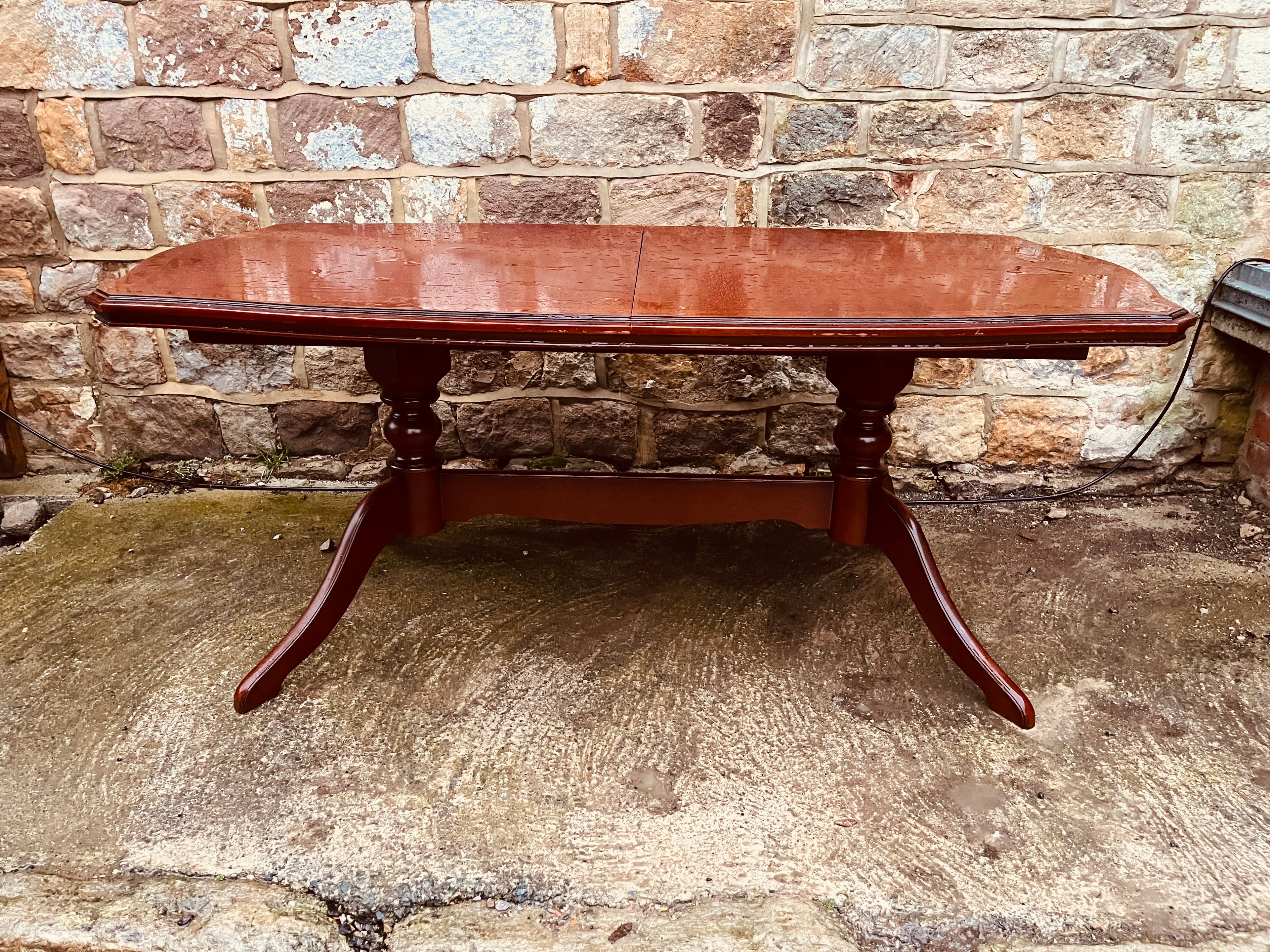 Vintage Mahogany Extending Dining Table – Twin Pedestal – Seats 6–8 – Classic Curved Edge