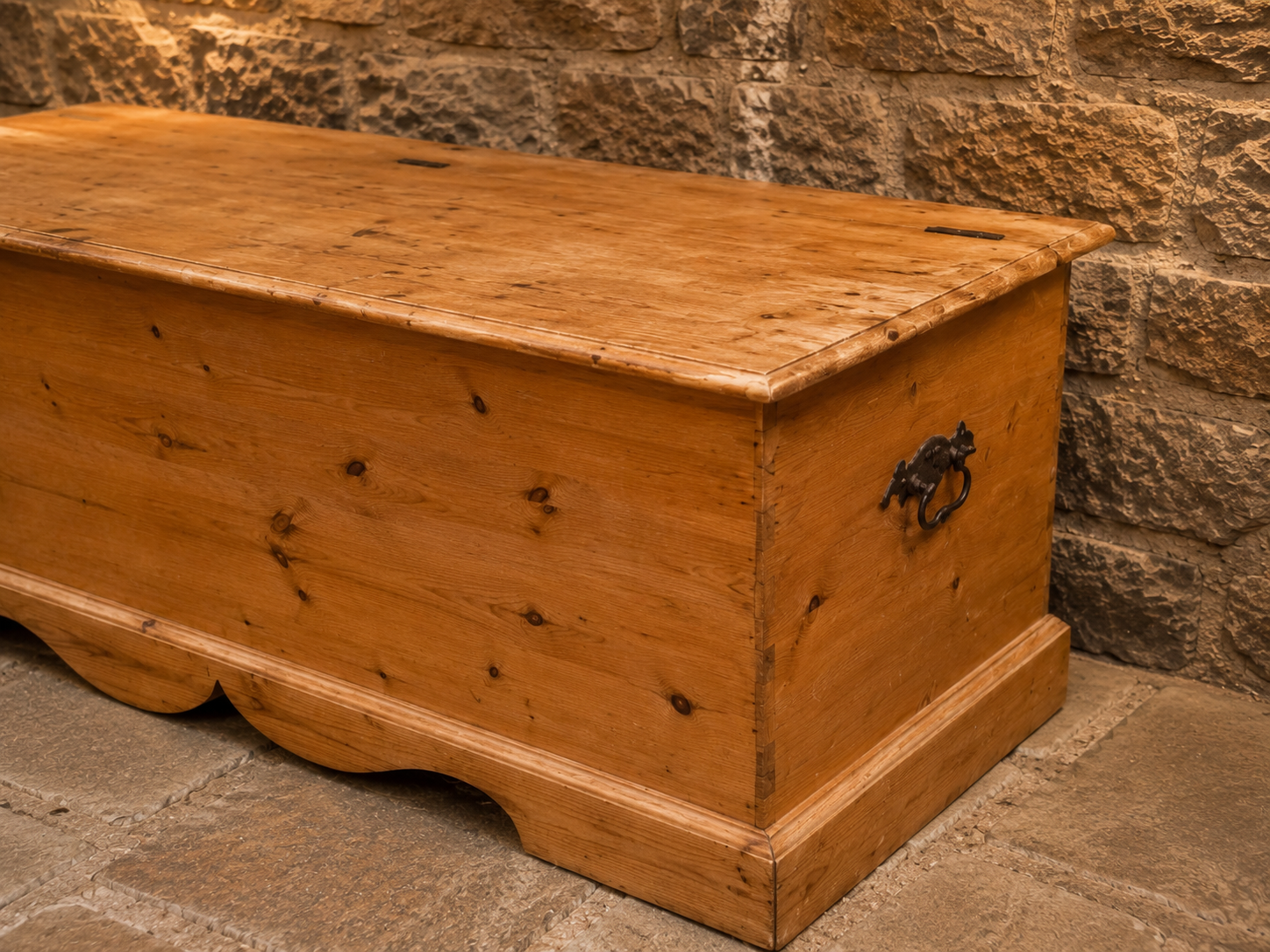 Large Vintage Pine Blanket Box – Country House Storage Chest & Coffee Table