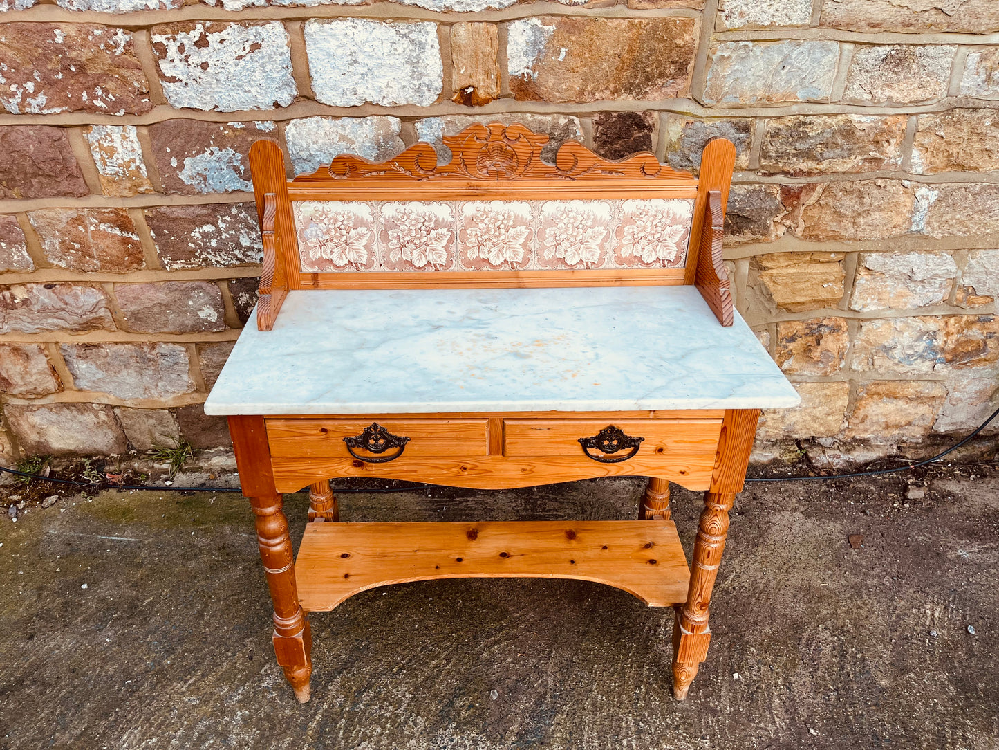 Victorian Pine Washstand with Marble Top & Floral Tile Back – Antique Vanity / Console Table (c.1900)