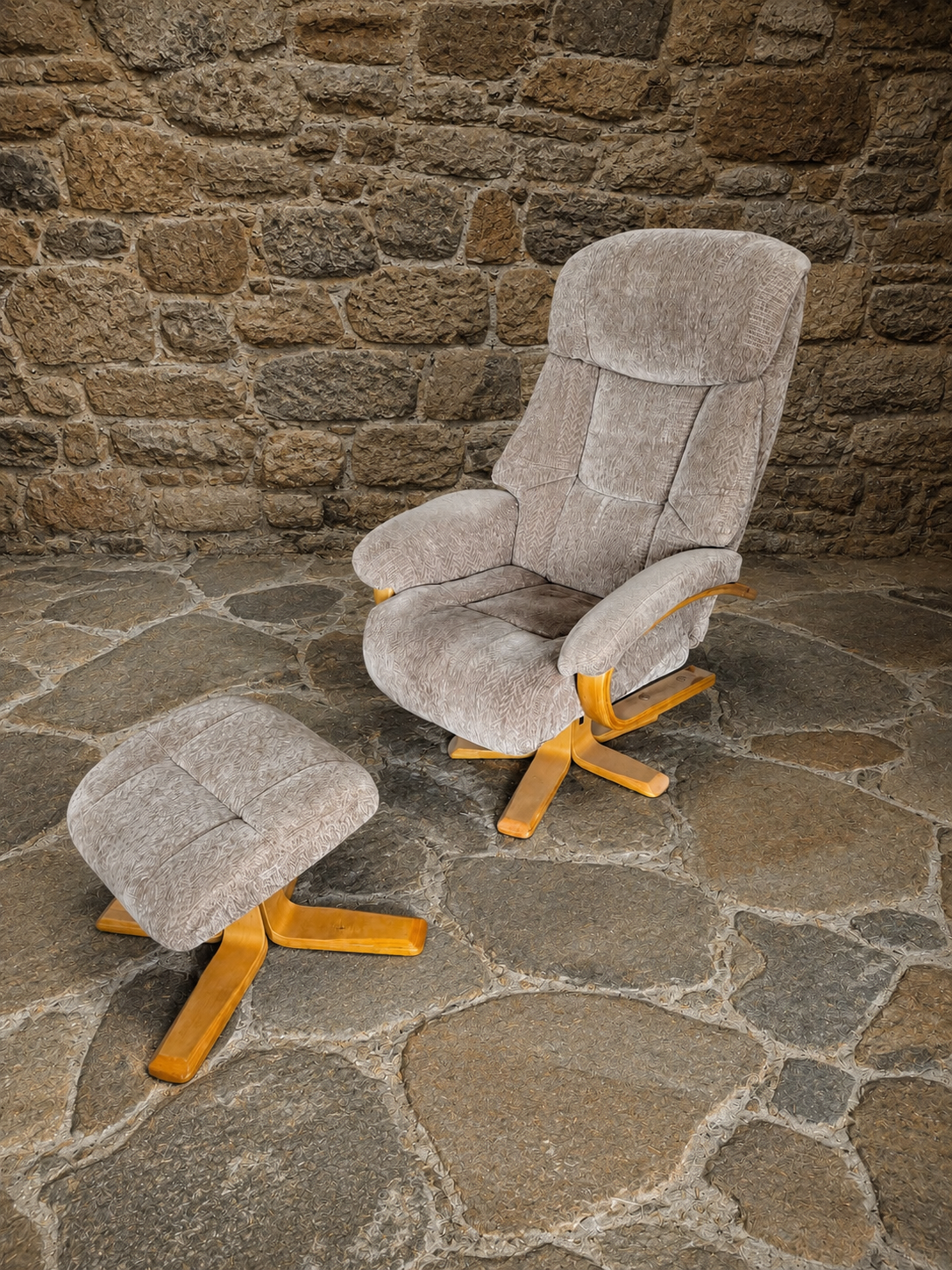 Scandinavian Reclining Lounge Chair & Footstool – Bentwood Nordic Armchair