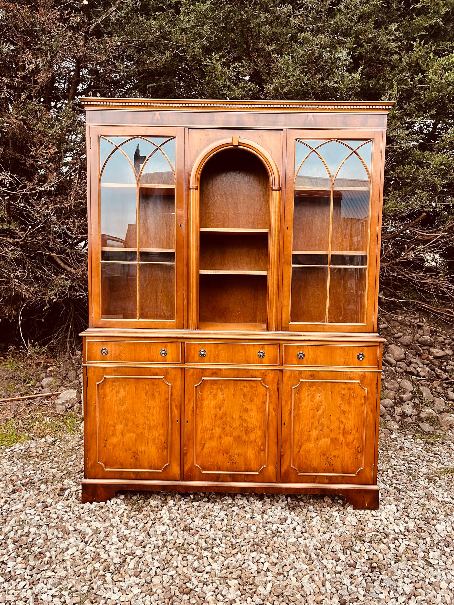Large Georgian Style Burr Wood Display Cabinet – Glazed Bookcase Dresser