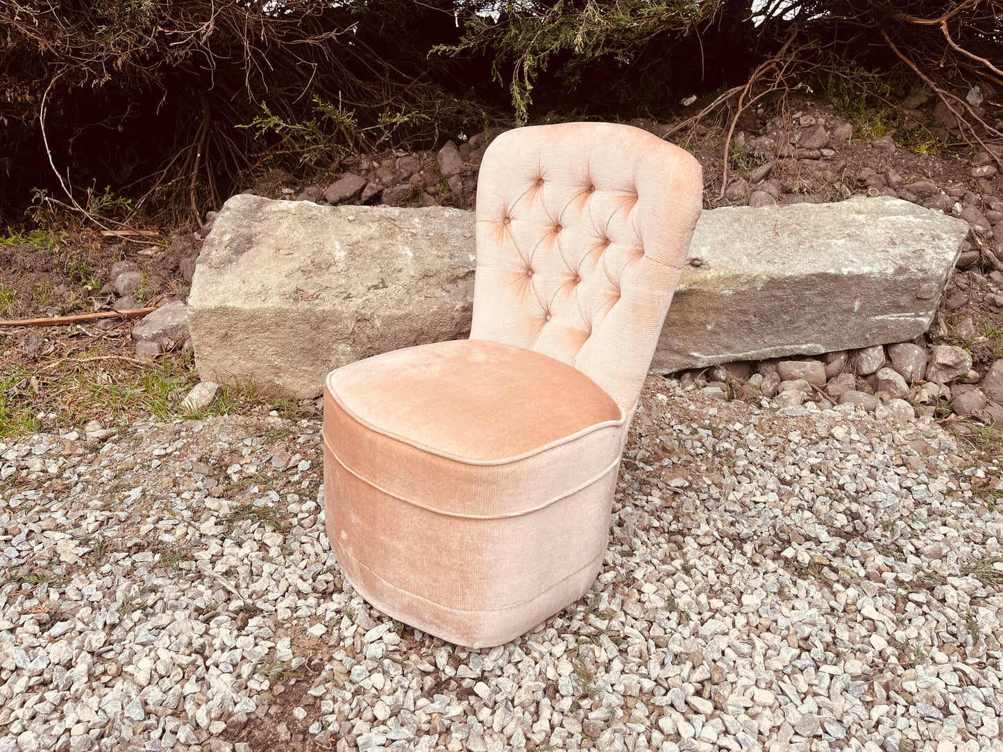 Vintage Peach Velvet Boudoir Chair – Button Back Dressing Table Chair