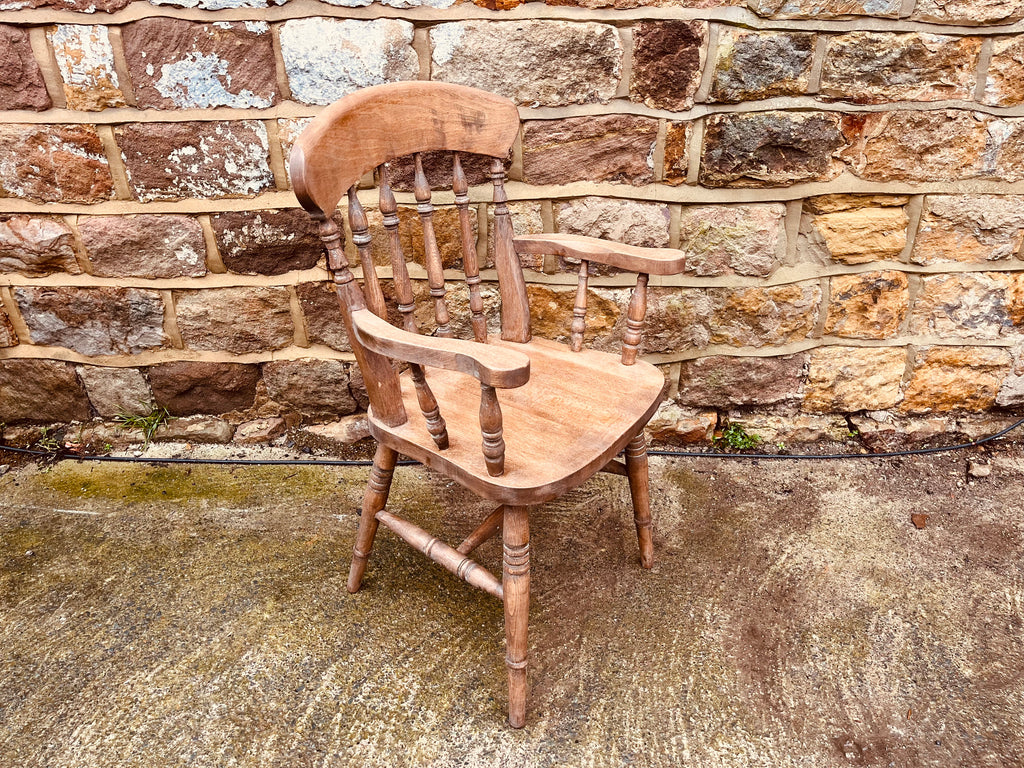 Rustic Wooden Farmhouse Armchair – Spindle Back Vintage Cottage Chair
