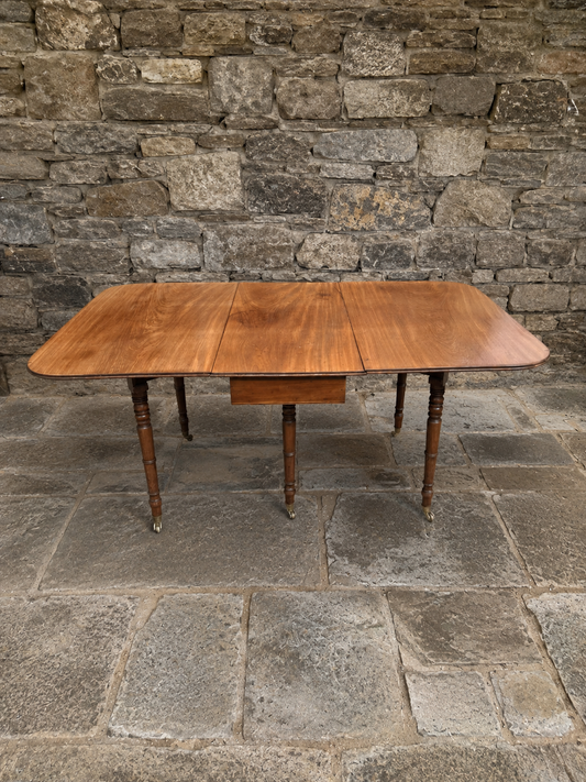 Antique Victorian Walnut Drop Leaf Dining Table c.1890–1915