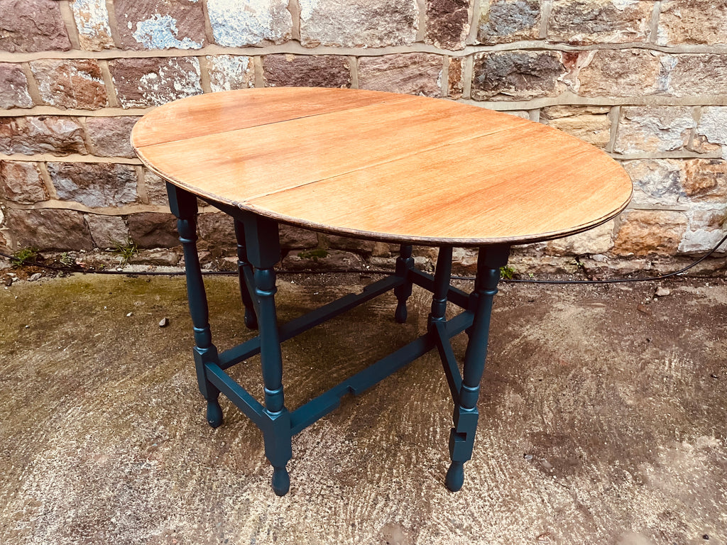 Drop-Leaf Gateleg Dining Table – Natural Wood Top & Painted Base