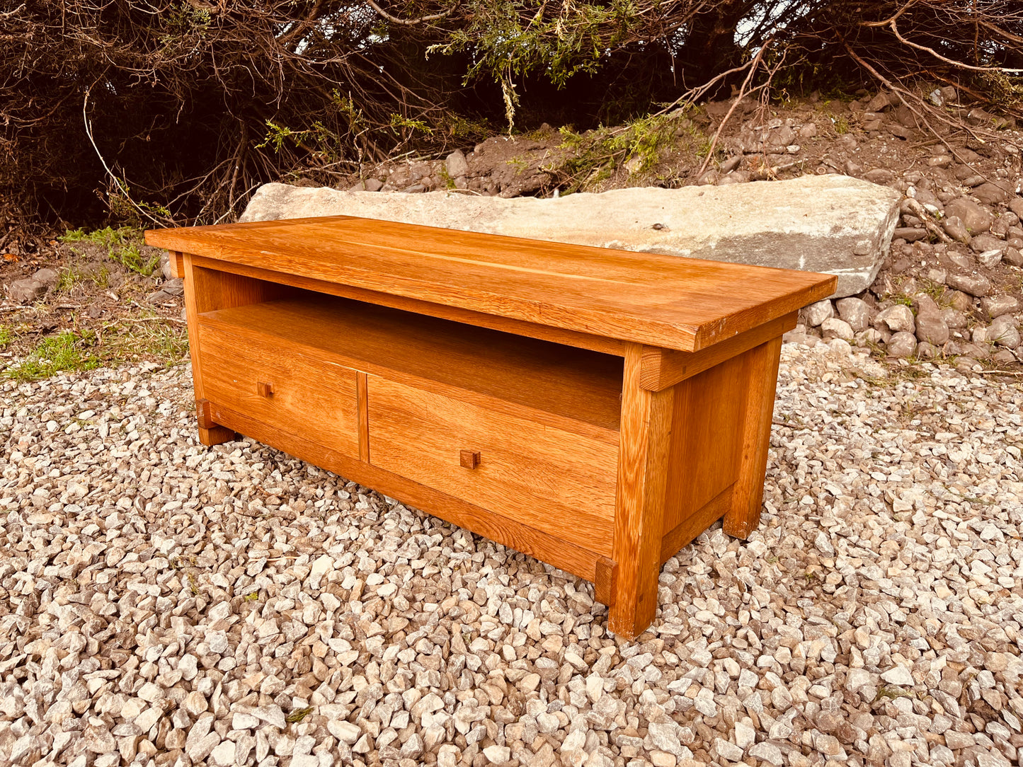 Solid Oak TV Unit / Coffee Table – Rustic Farmhouse Media Console with Storage