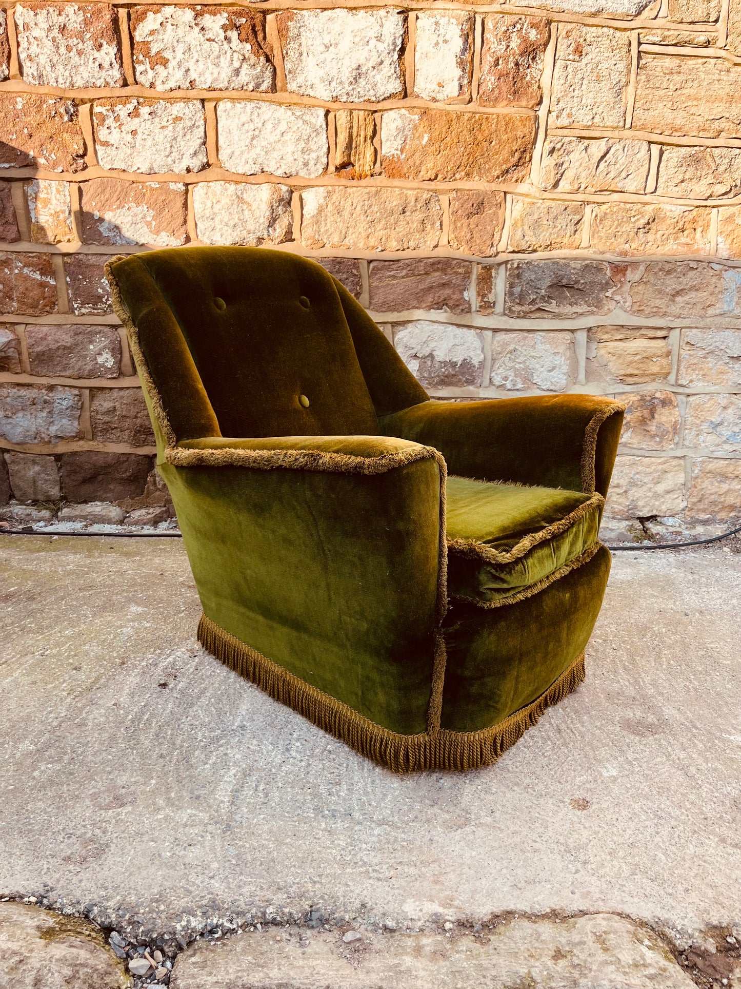 Vintage Olive Green Velvet Armchair – 1970s Country House Accent Chair