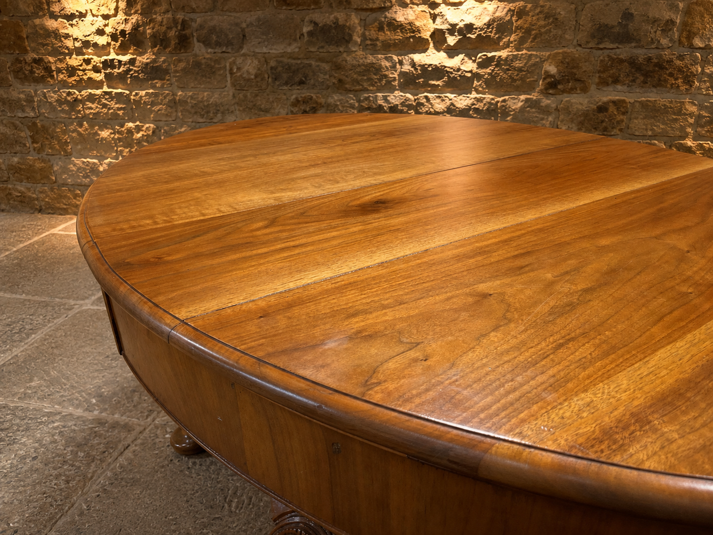 Large Georgian Style Yew Extending Dining Table | Oval Dining Table | Seats 6–8