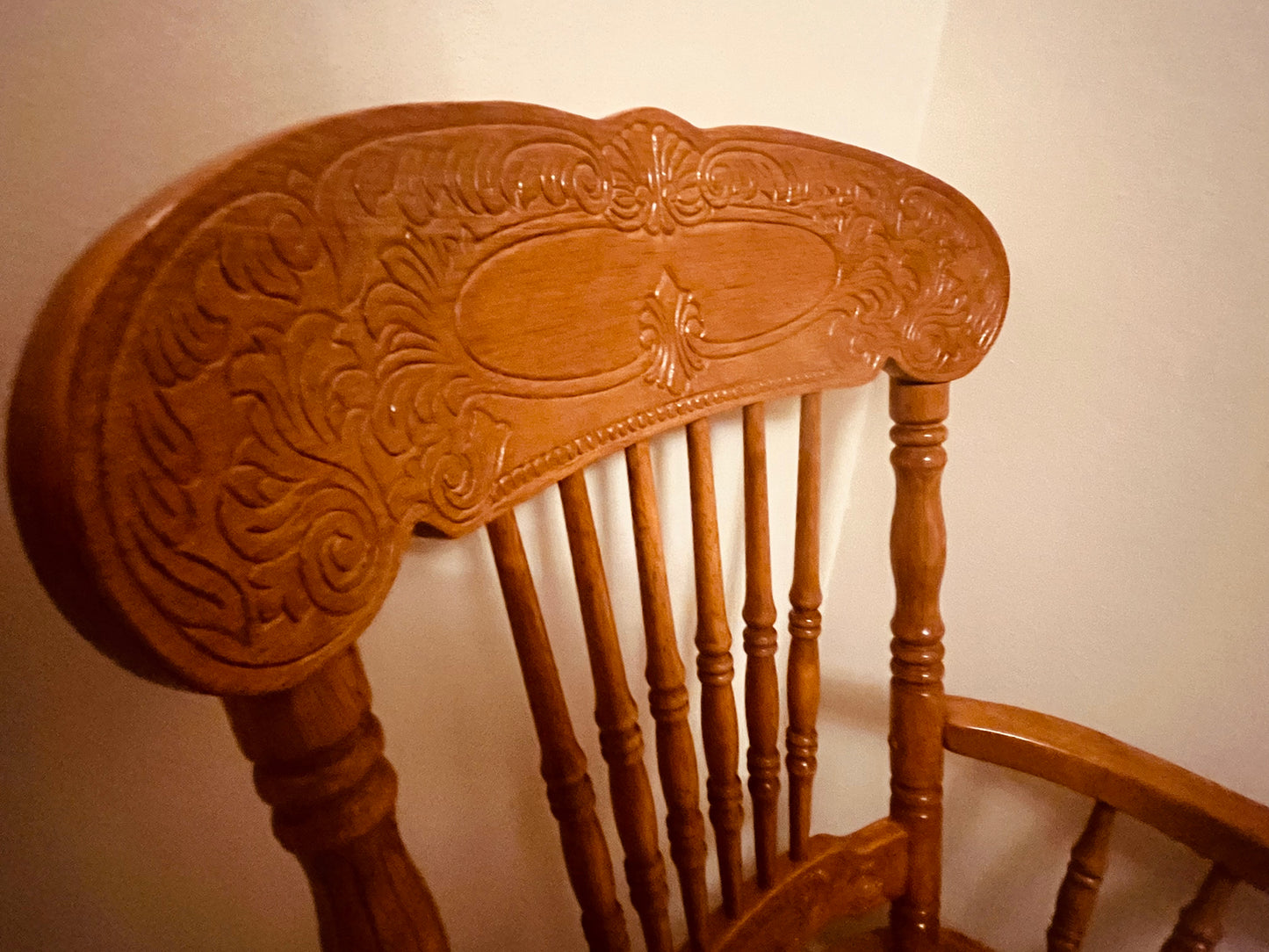 Pair of Solid Wood Farmhouse Carver Chairs with Upholstered Seats – Vintage Country Kitchen Style