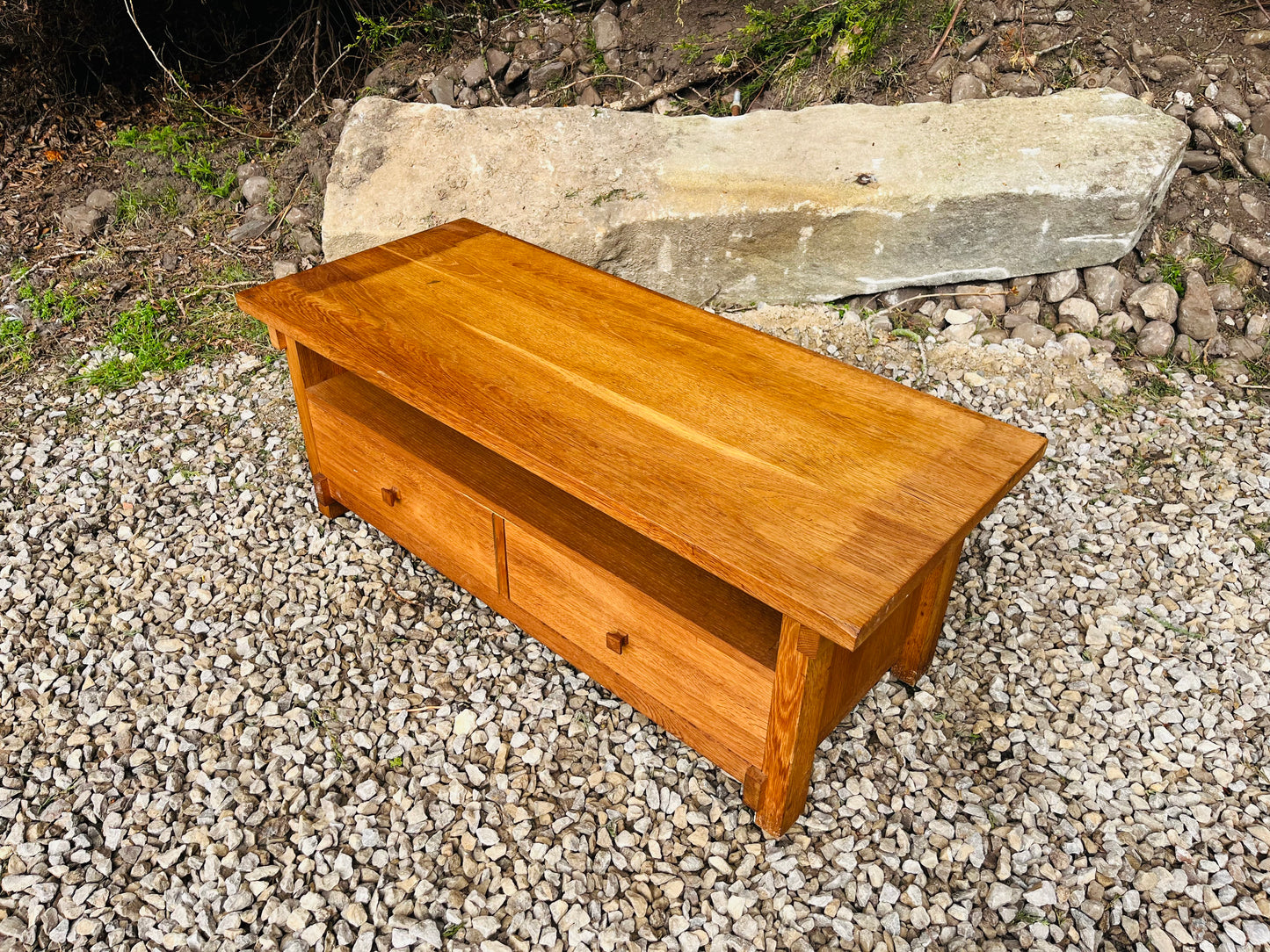 Solid Oak TV Unit / Coffee Table – Rustic Farmhouse Media Console with Storage