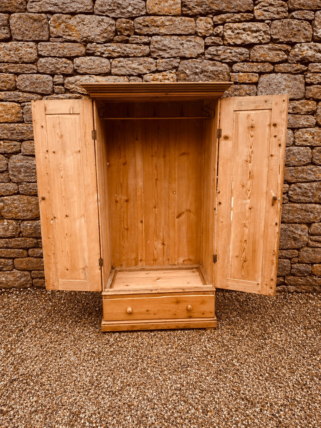 Vintage Style Pine Double Wardrobe – Rustic Farmhouse Cupboard with Hanging Rail