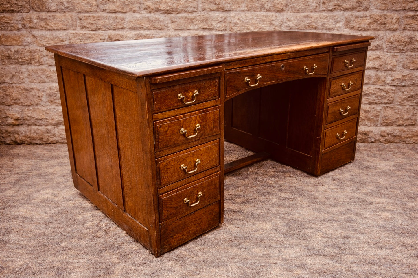 Antique Oak Pedestal Desk with 9 Drawers, Early 20th Century