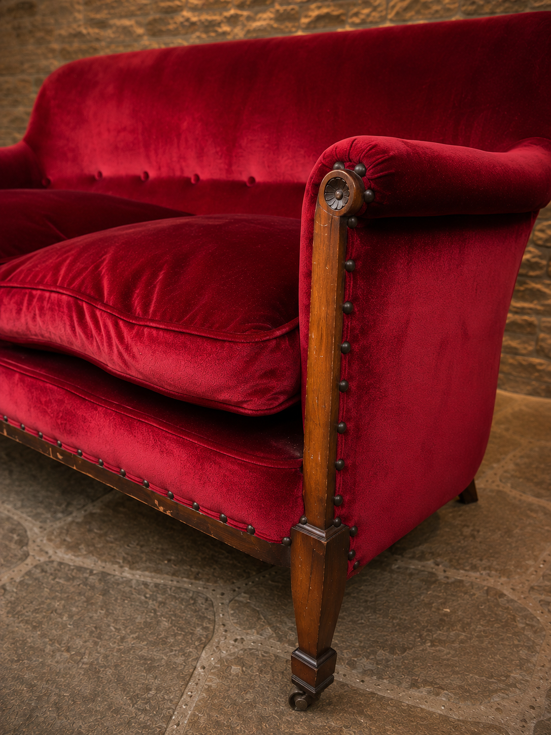 Antique Edwardian Red Velvet Two-Seater Settee – c.1890–1910