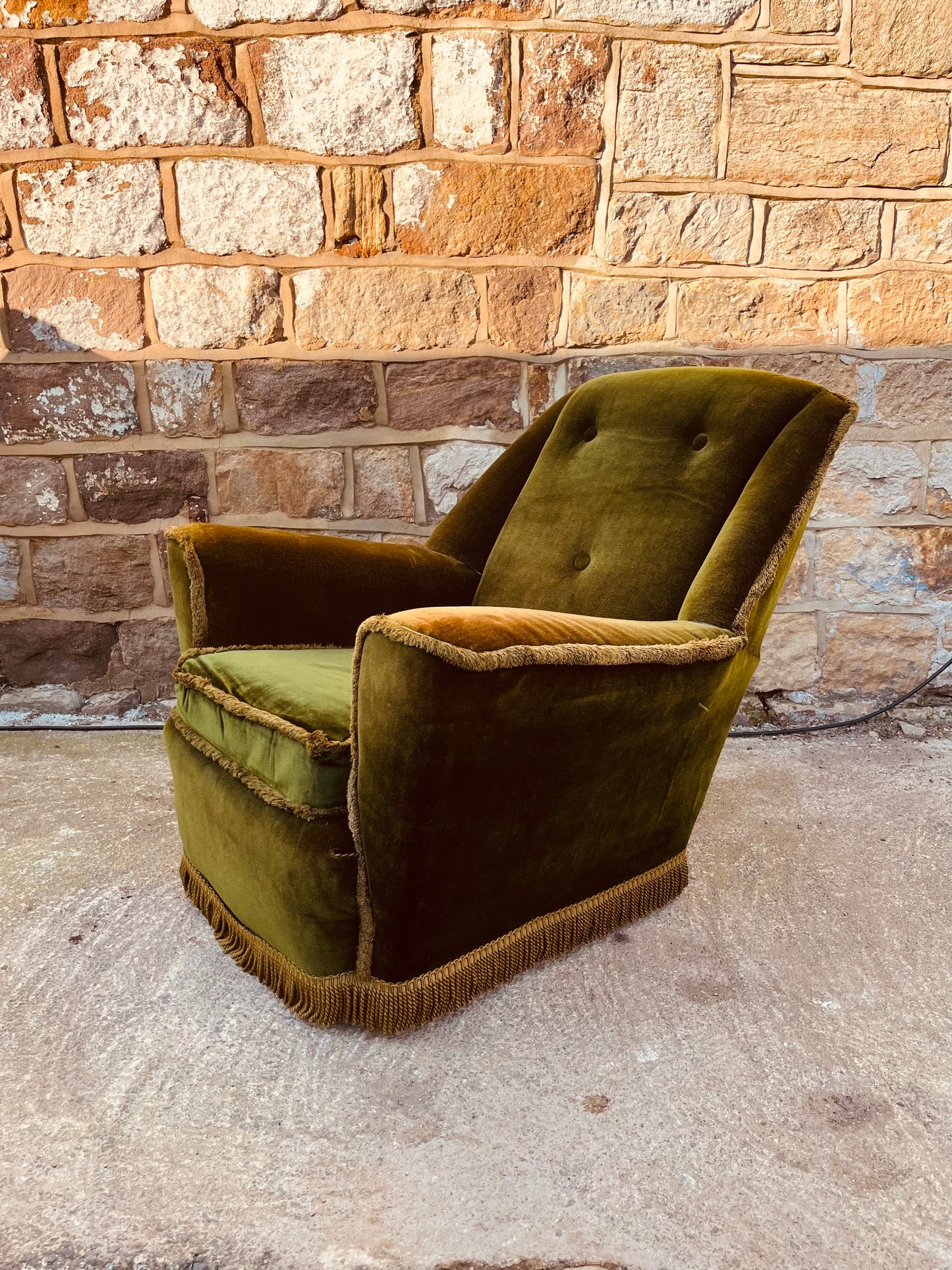 Vintage Olive Green Velvet Armchair – 1970s Country House Accent Chair