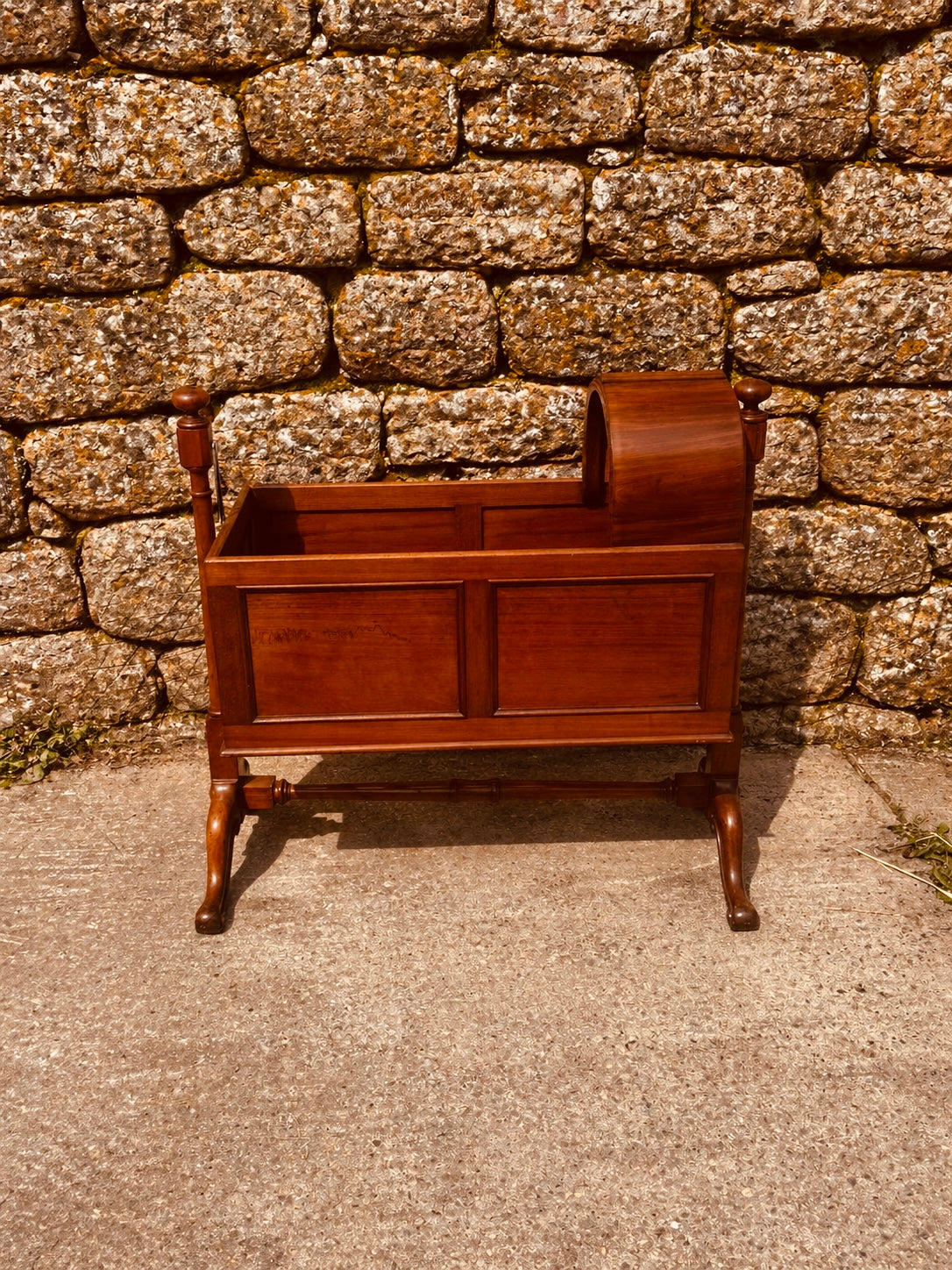 Georgian Revival Rocking Cradle – Vintage Wooden Baby Crib, 1920s–1940s