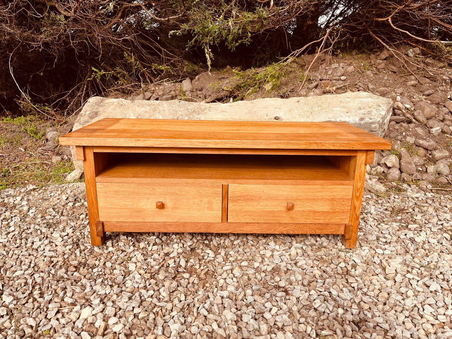 Solid Oak TV Unit / Coffee Table – Rustic Farmhouse Media Console with Storage