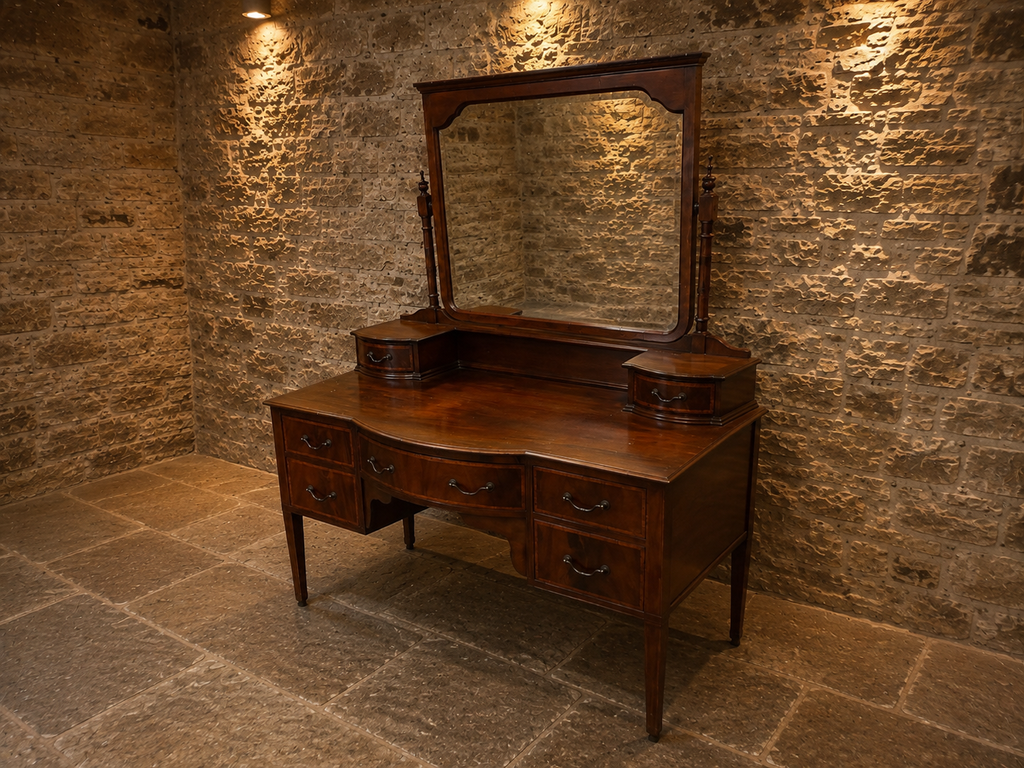 Edwardian Mahogany Dressing Table with Swing Mirror – Circa 1905