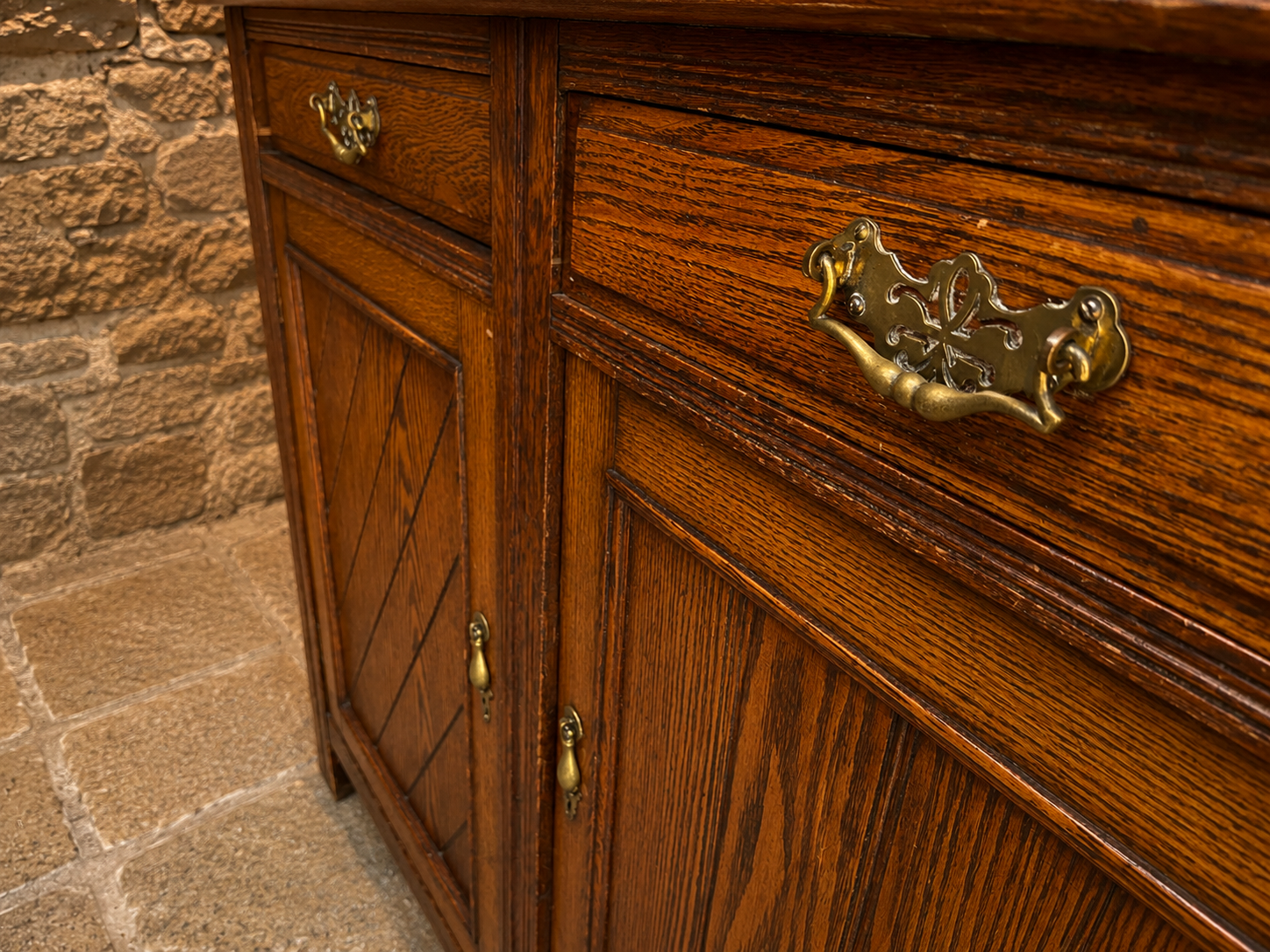 Antique Oak Three-Door Sideboard – Late Victorian / Edwardian, Circa 1900