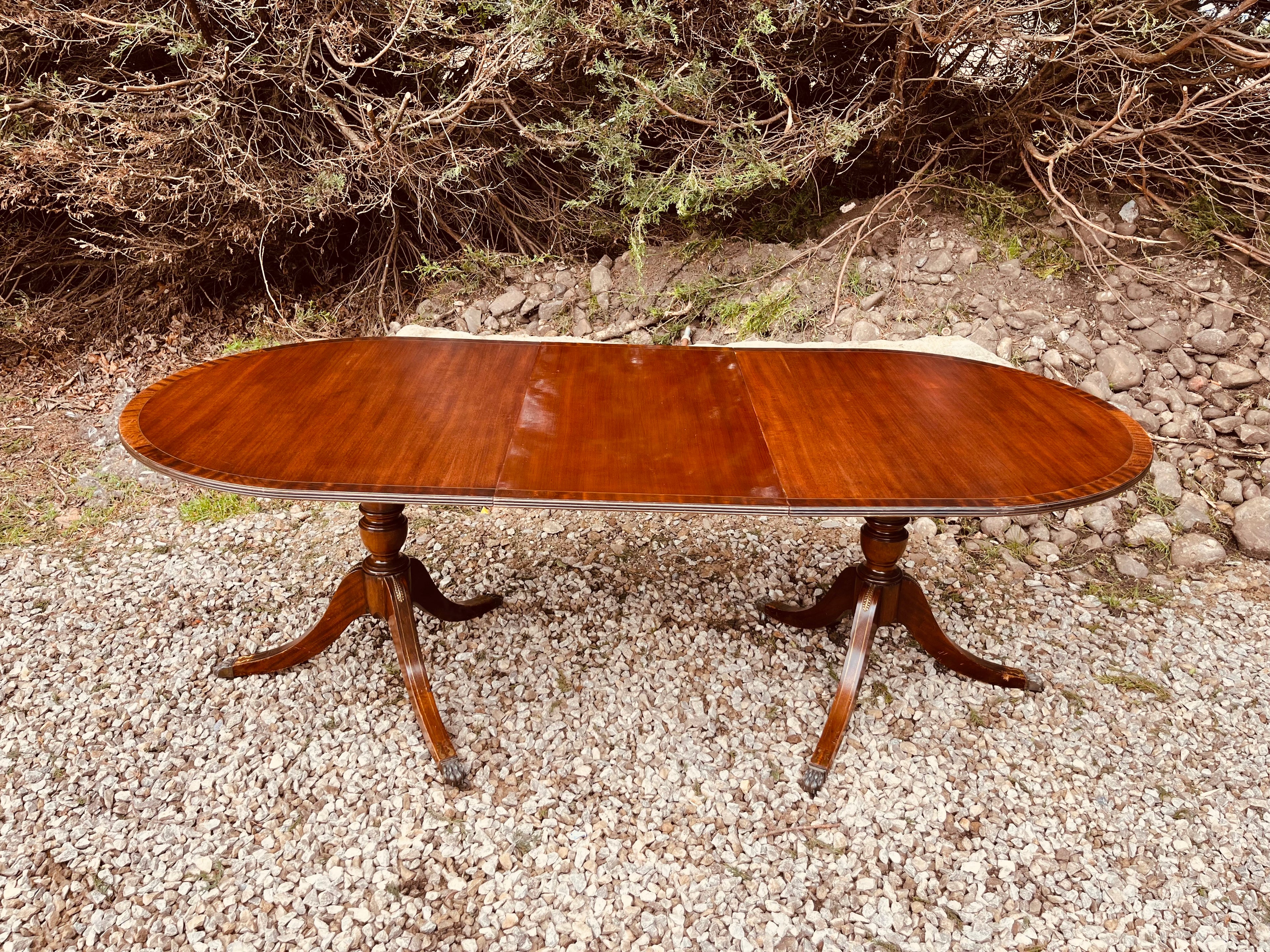Antique Edwardian Mahogany Twin Pedestal Dining Table – Oval Crossbanded Top – Seats 6–8