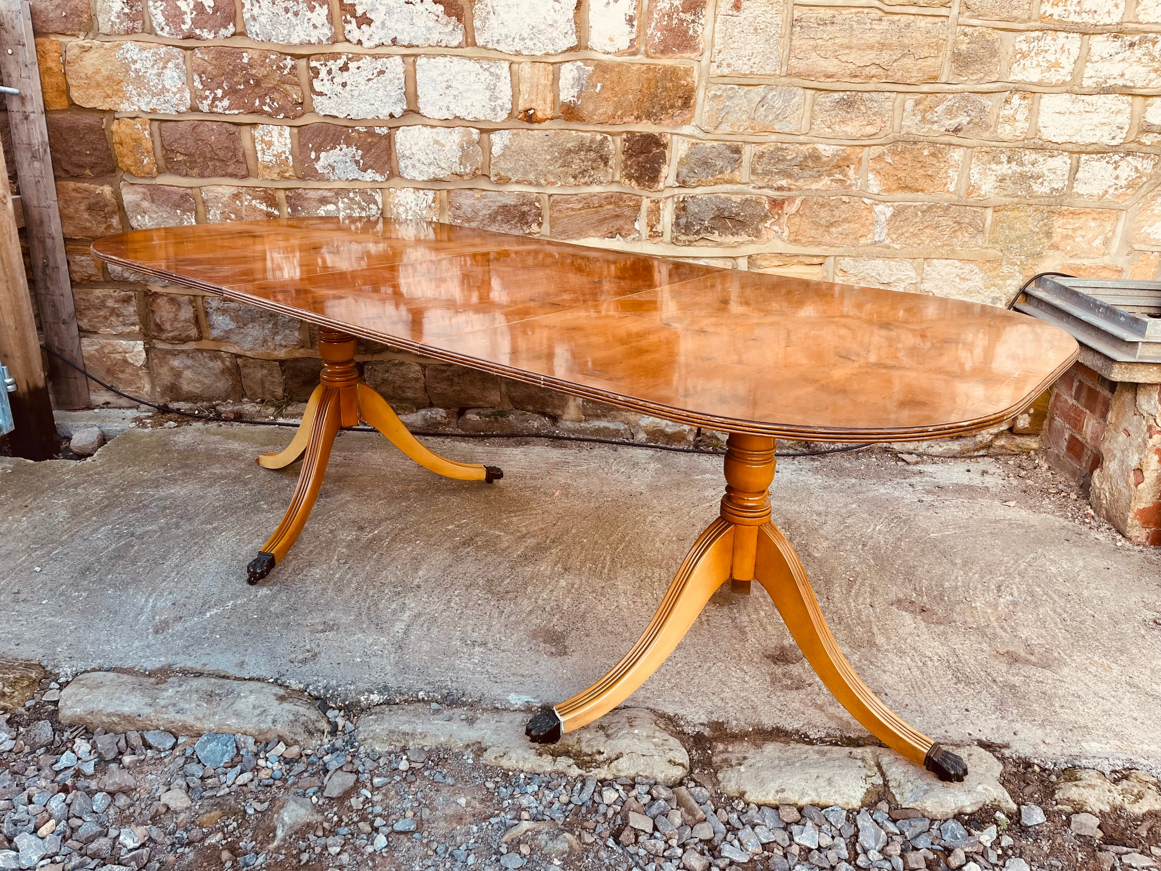 Vintage Twin Pedestal Dining Table – Elegant Mid-Century English Design (Seats 6–8)