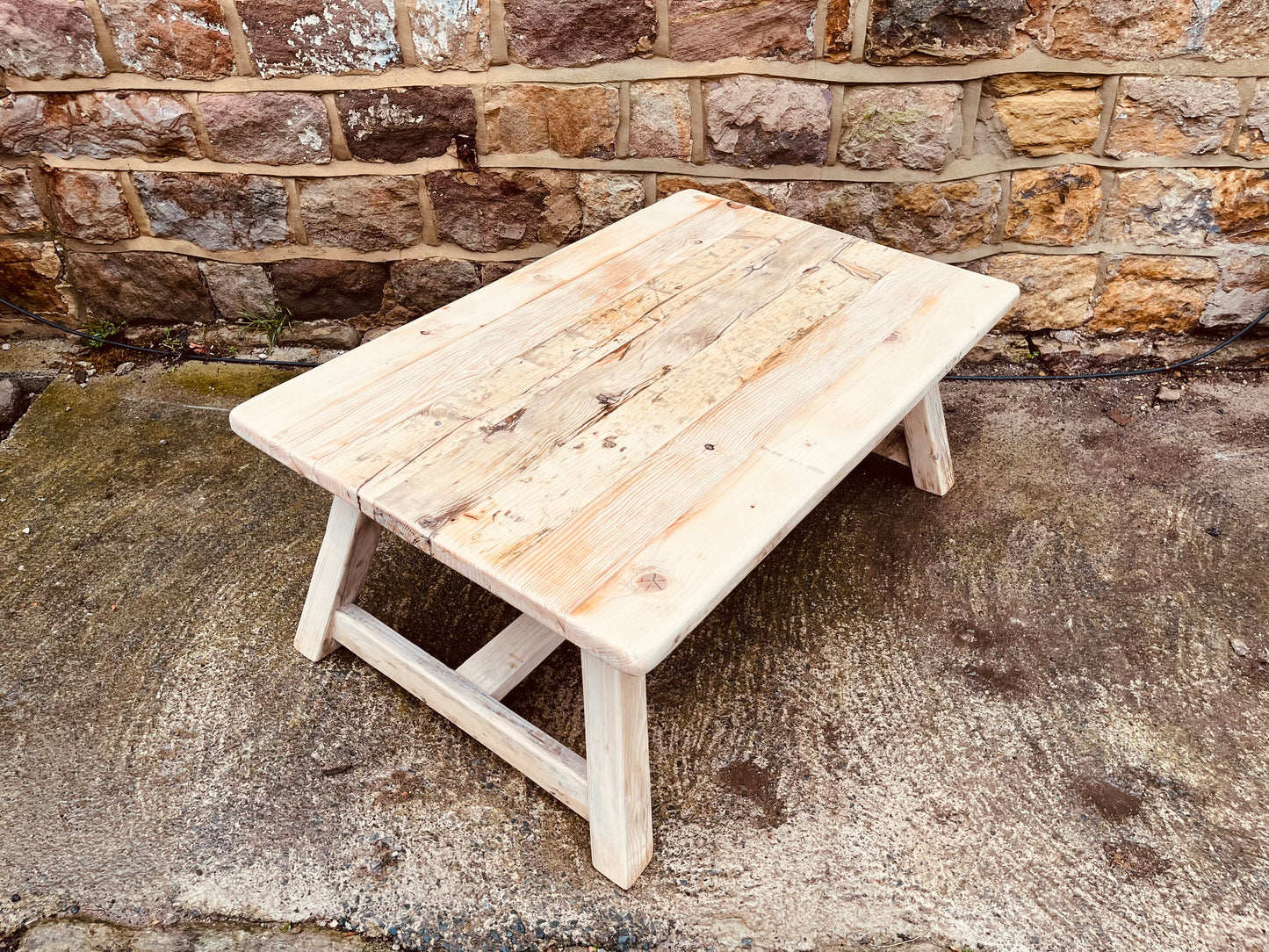 Handmade Reclaimed Wood Coffee Table – Rustic Farmhouse Style