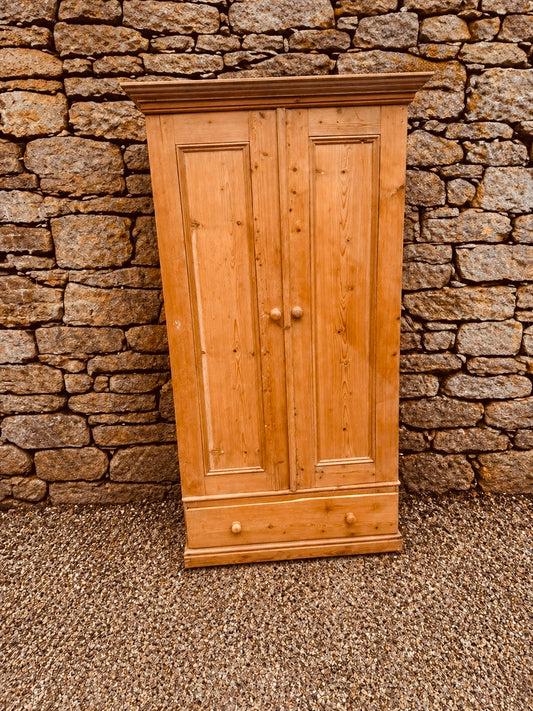 Vintage Style Pine Double Wardrobe – Rustic Farmhouse Cupboard with Hanging Rail