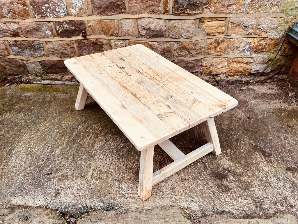 Handmade Reclaimed Wood Coffee Table – Rustic Farmhouse Style