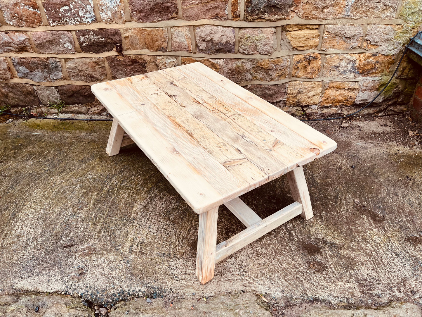 Handmade Reclaimed Wood Coffee Table – Rustic Farmhouse Style