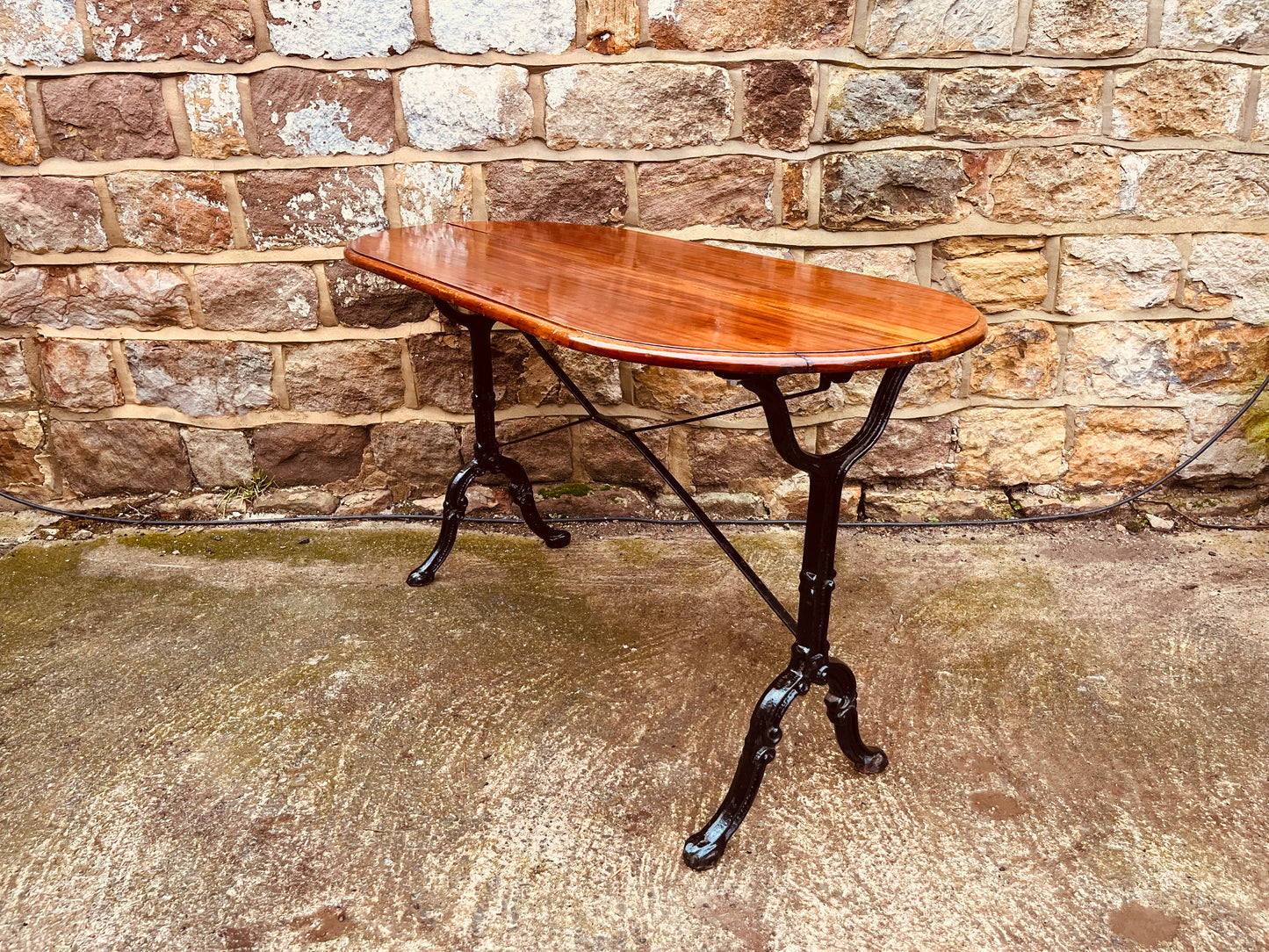 1950s Vintage Oval Occasional Table – English Revival Side Table with Folding Metal Base