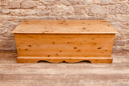 Vintage Style Pine Blanket Box / Rustic Wooden Storage Chest