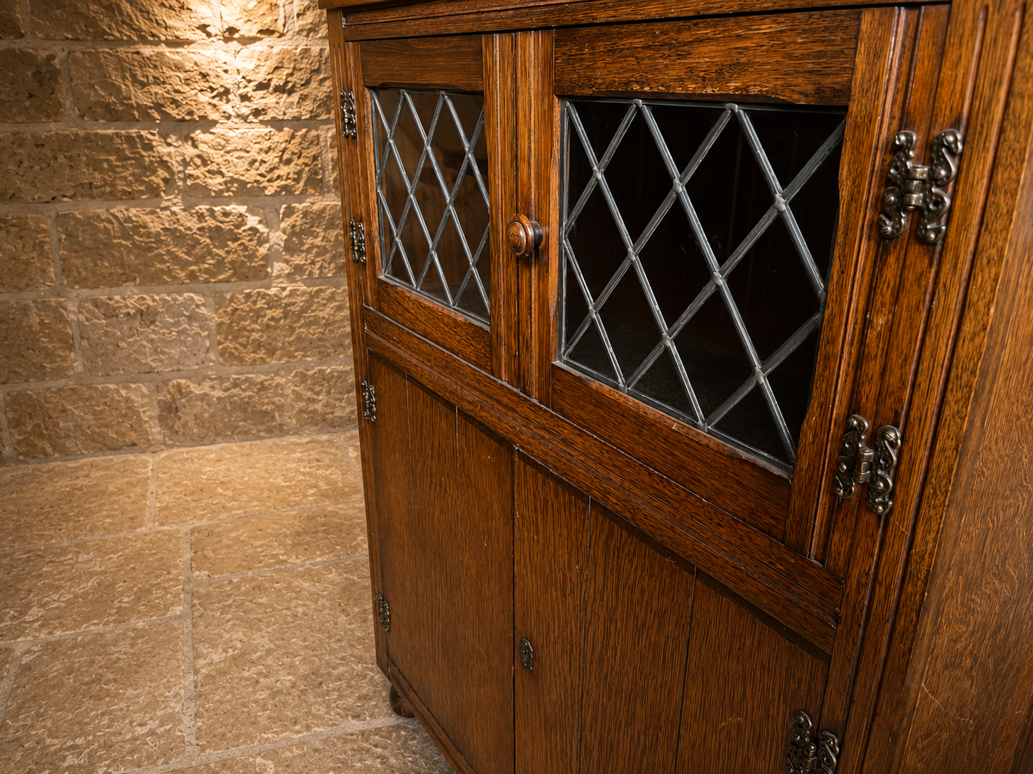Arts & Crafts Quarter Sawn Oak Leaded Glass Cabinet | Antique English Display Cabinet | Edwardian Oak Bookcase